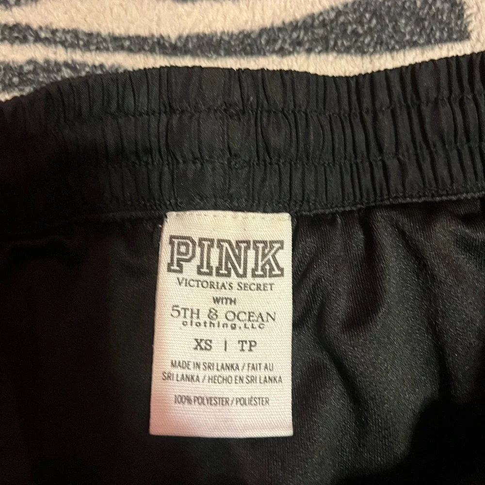 Vintage PINK Victoria's Secret Arizona Diamondbacks swim shorts - Picture 6 of 10